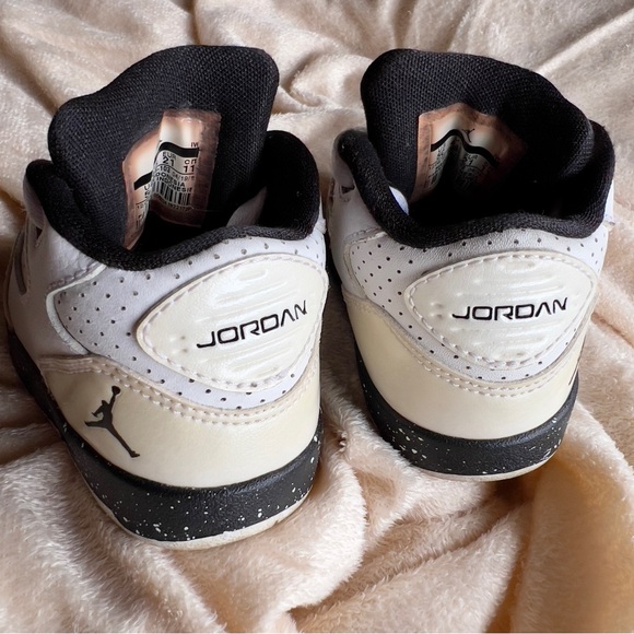 JORDAN Children Baby Toddler Black White Sneaker Shoes Size 5C ( UNISEX ) - Picture 4 of 10